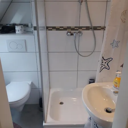 Homestay Naehe Messe Laatzen-gleidingen - Agency *